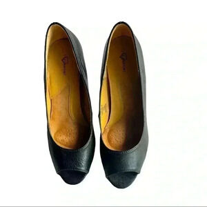 I LOVE COMFORT WOMEN’S BLACK PEEP TOE GENUINE LEATHER HEELS!! Size 8.5M